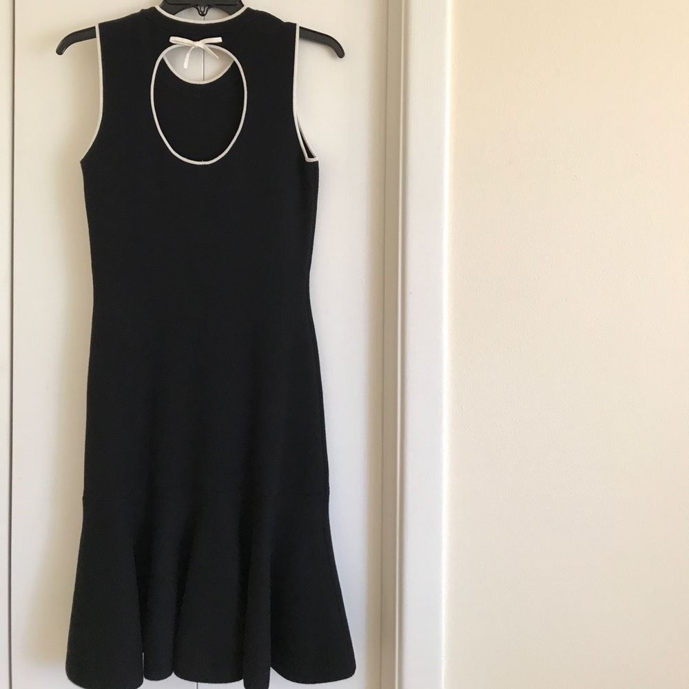 Classic Black and White Knit Dress!